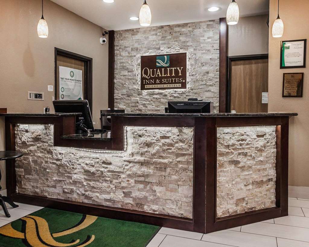 Quality Inn And Suites Des Moines Airport