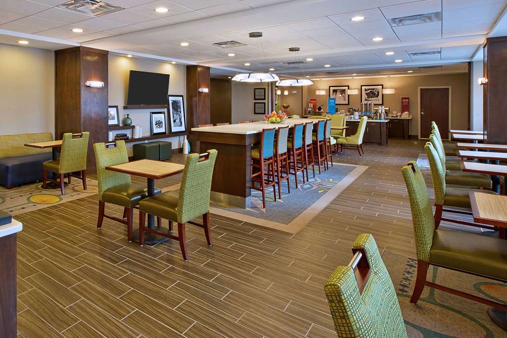 Hampton Inn Southfield West B