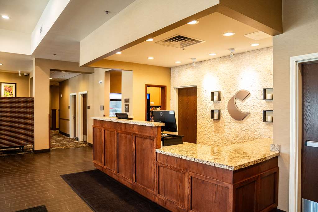 Comfort Suites University