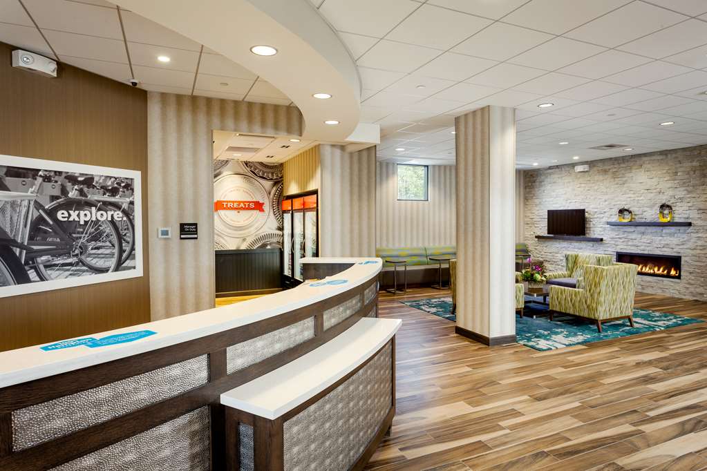 Hampton Inn & Suites By Hilton Seattle/northgate