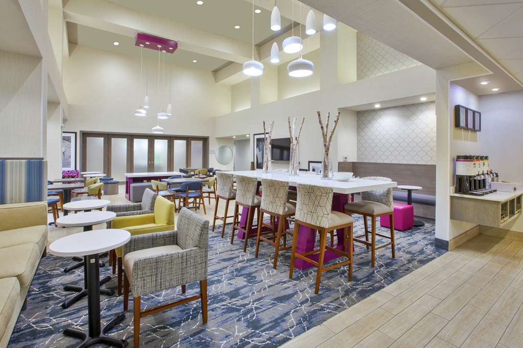 Hampton Inn Suites Oakwood Village Cleveland