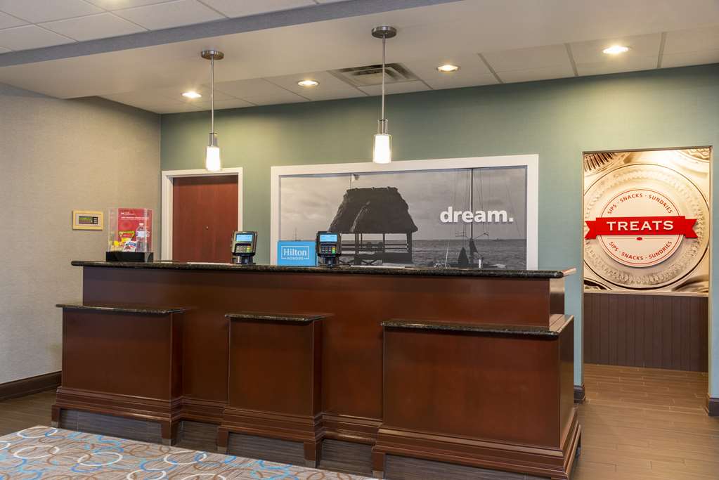 Hampton Inn And Suites Fort Myers-colonial Boulevard