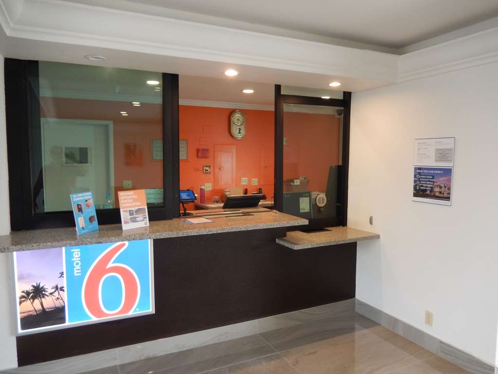 Motel 6 Azusa Ca