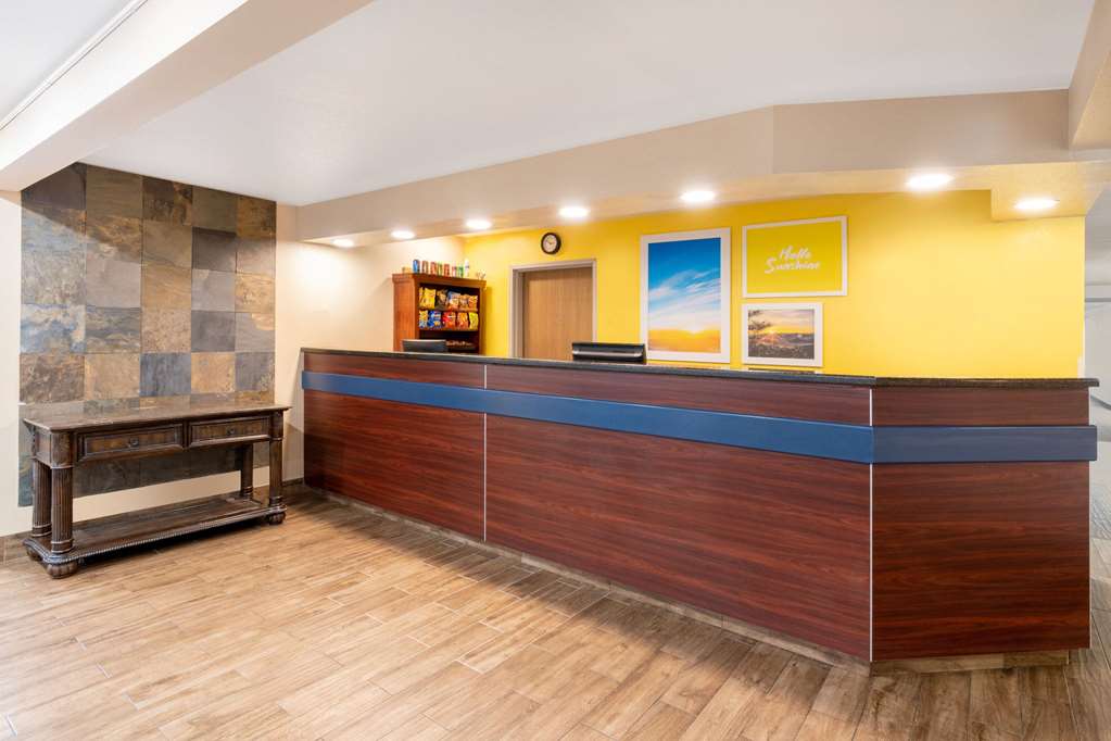 Days Inn And Suites Greeley