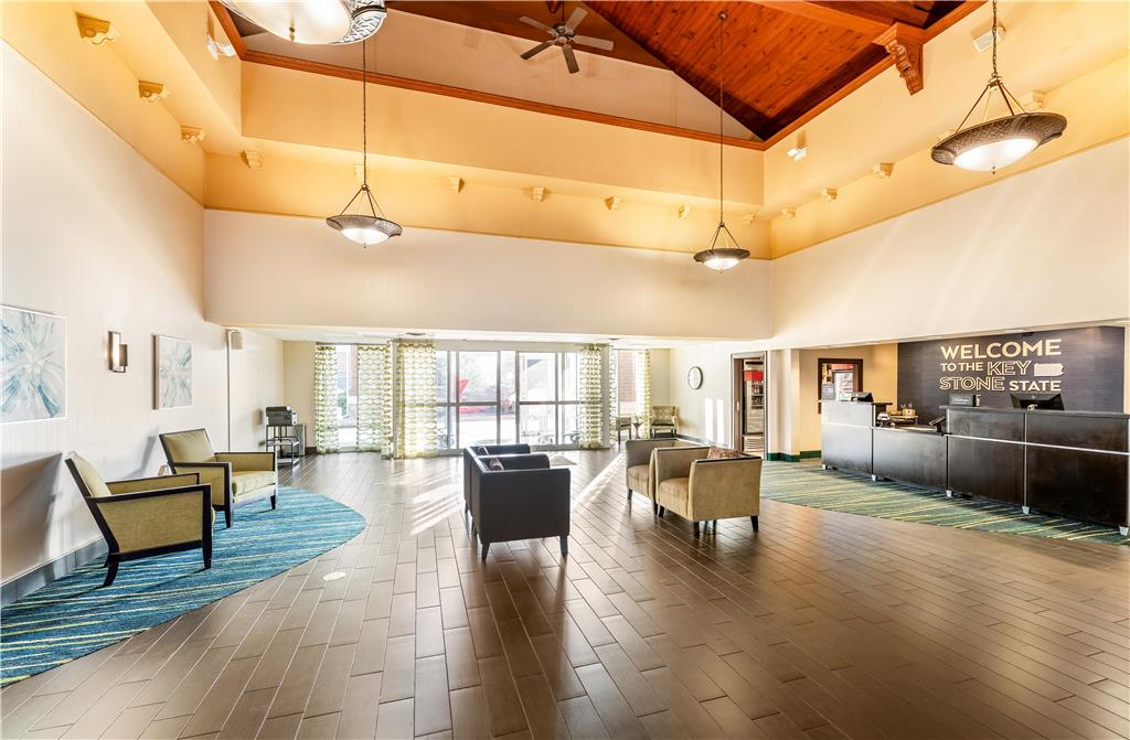 Hampton Inn & Suites Newtown