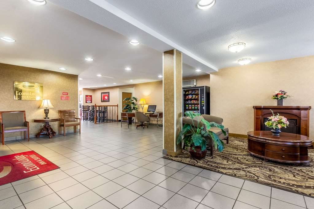 Econo Lodge Inn And Suites Evansville