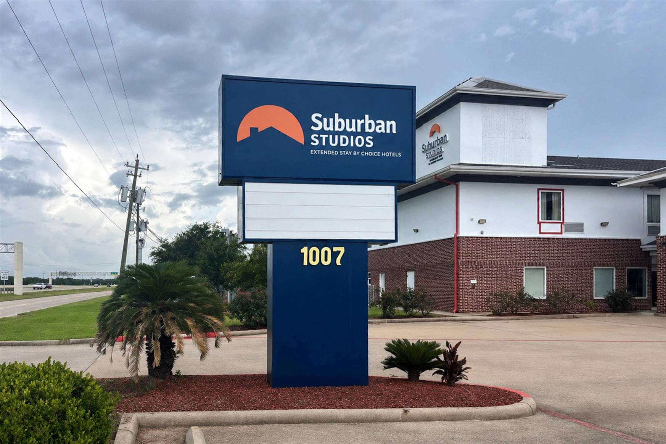 Suburban Studios Clute - Lake Jackson