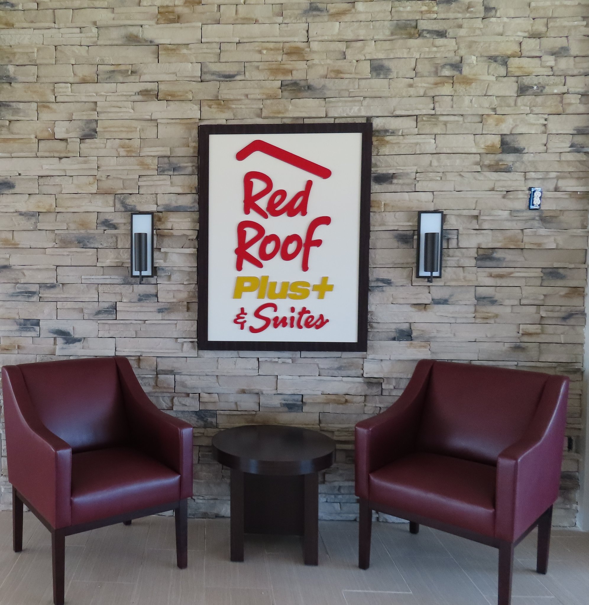 Red Roof Plus Suites Erie