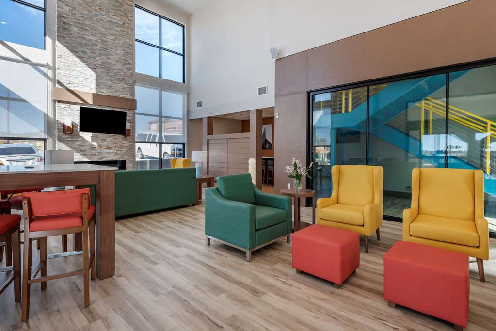Comfort Suites Colorado Springs East - Medical Center Area