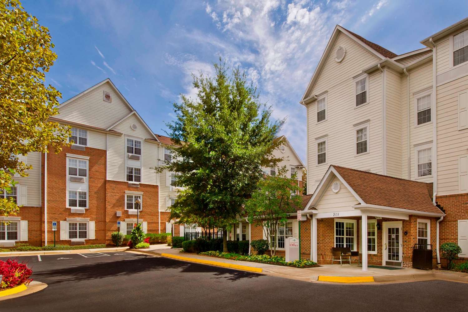 Sonesta Simply Suites Falls Ch