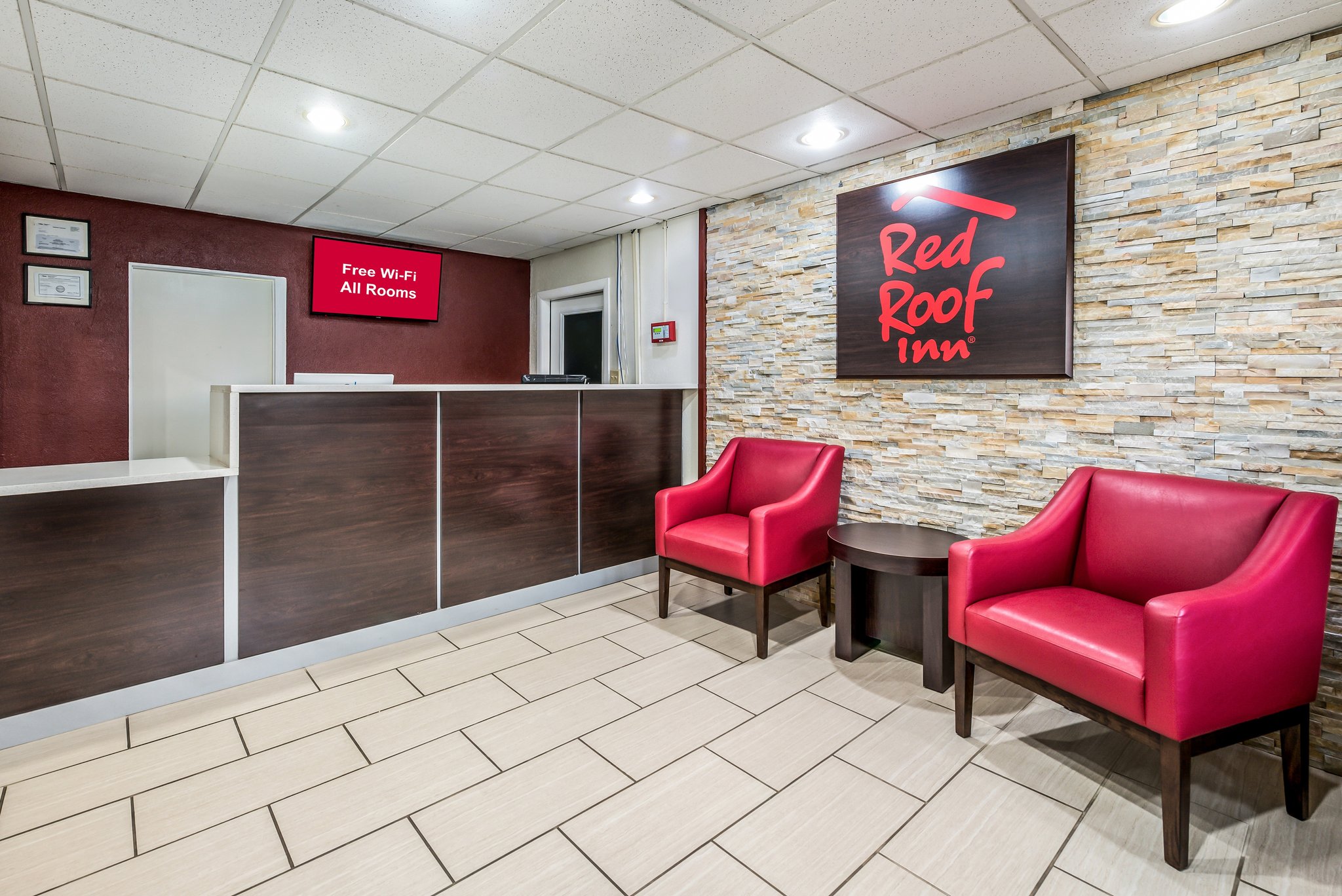 Red Roof Inn & Suites Wapakoneta