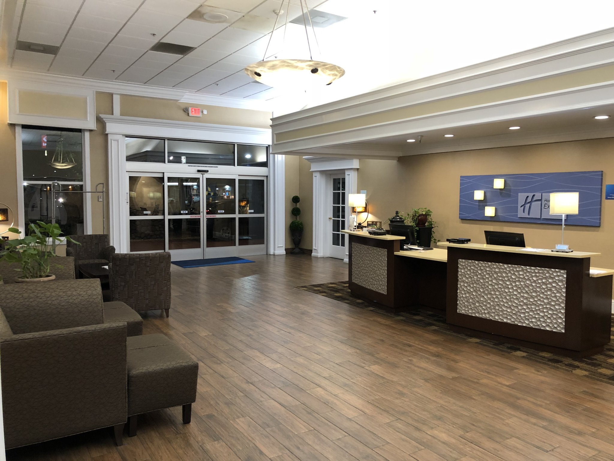 Holiday Inn Express Hotel And Suites Corning