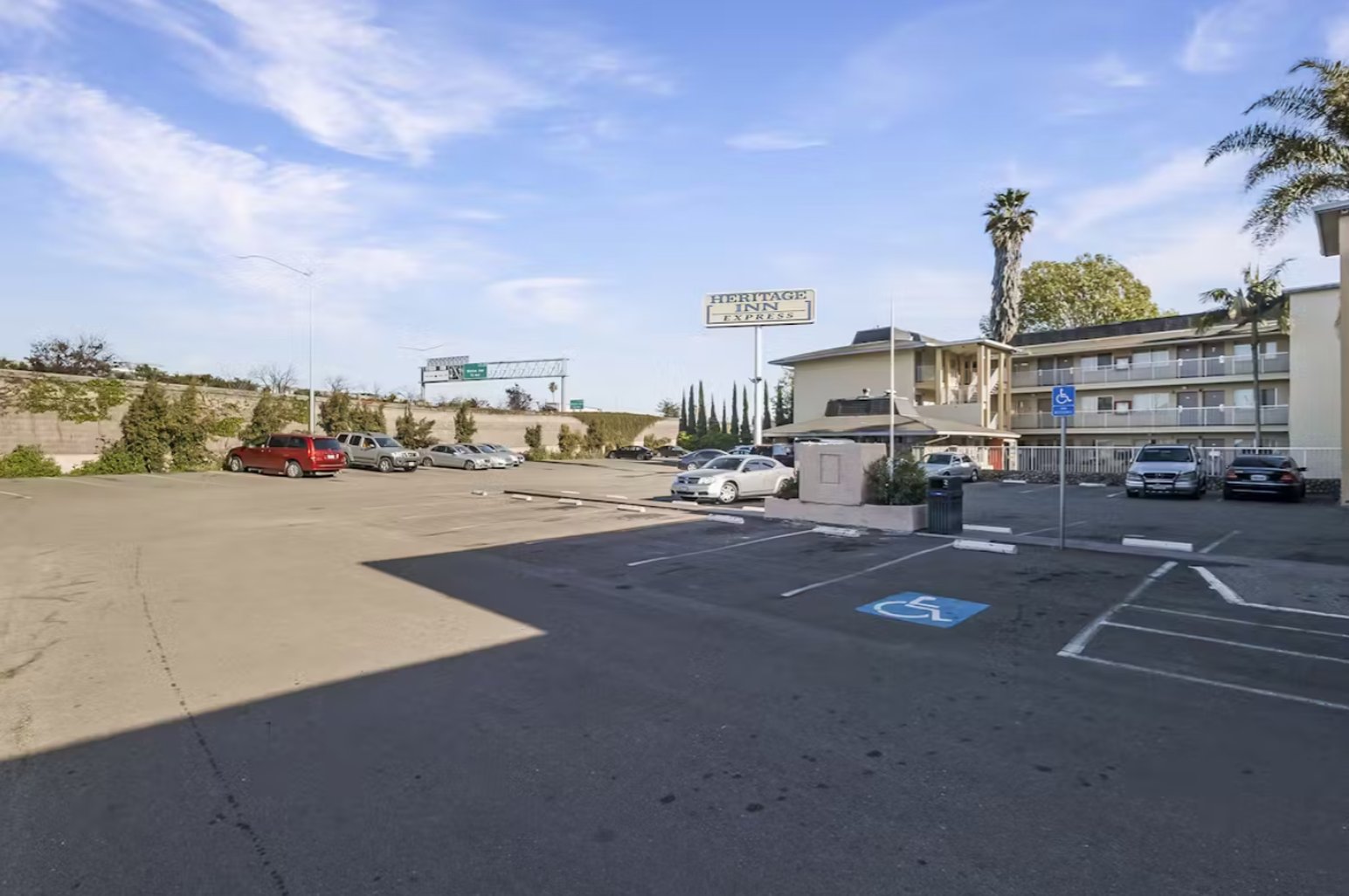 Heritage Inn Express