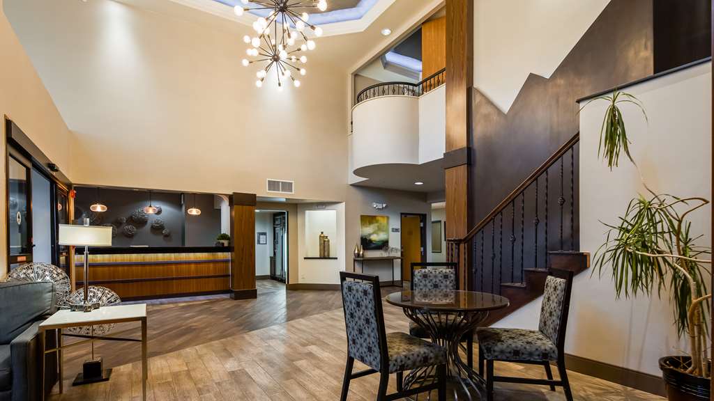 Best Westerm Plus Hill Country Suites