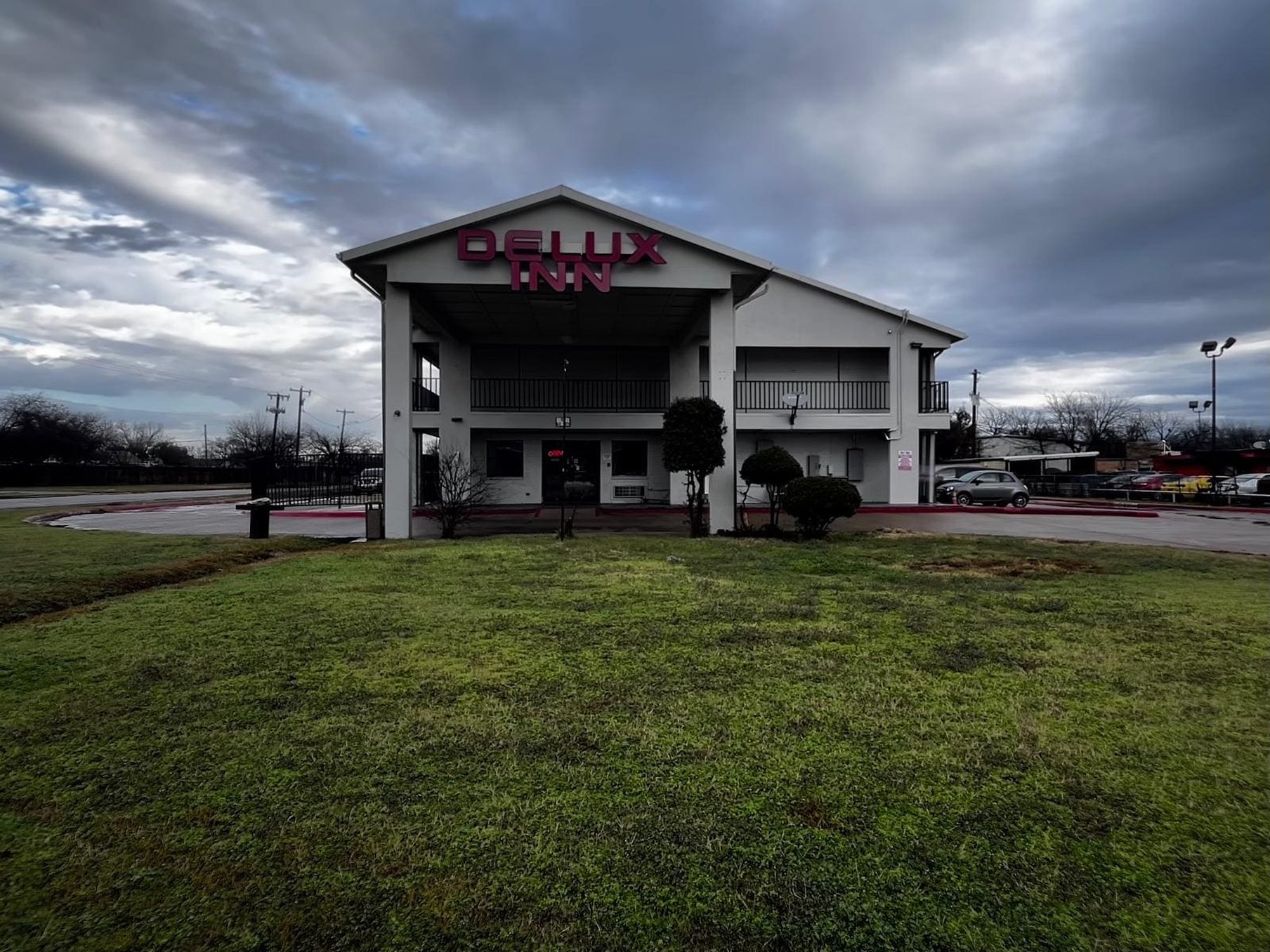Deluxe Inn Motel By Oyo Grand