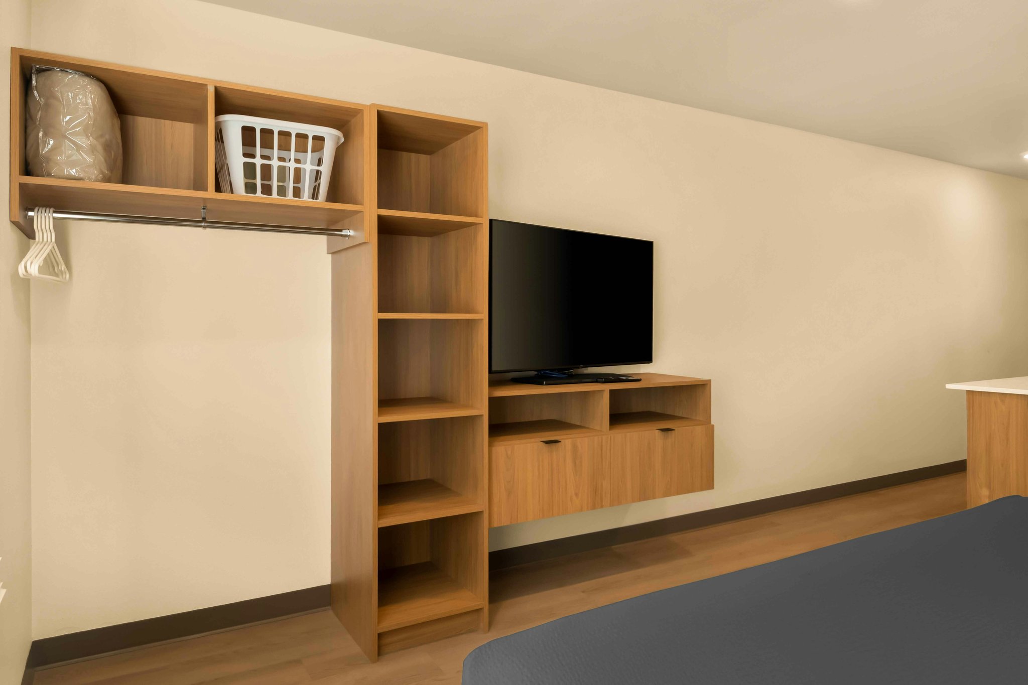 Livaway Suites Seattle - Renton