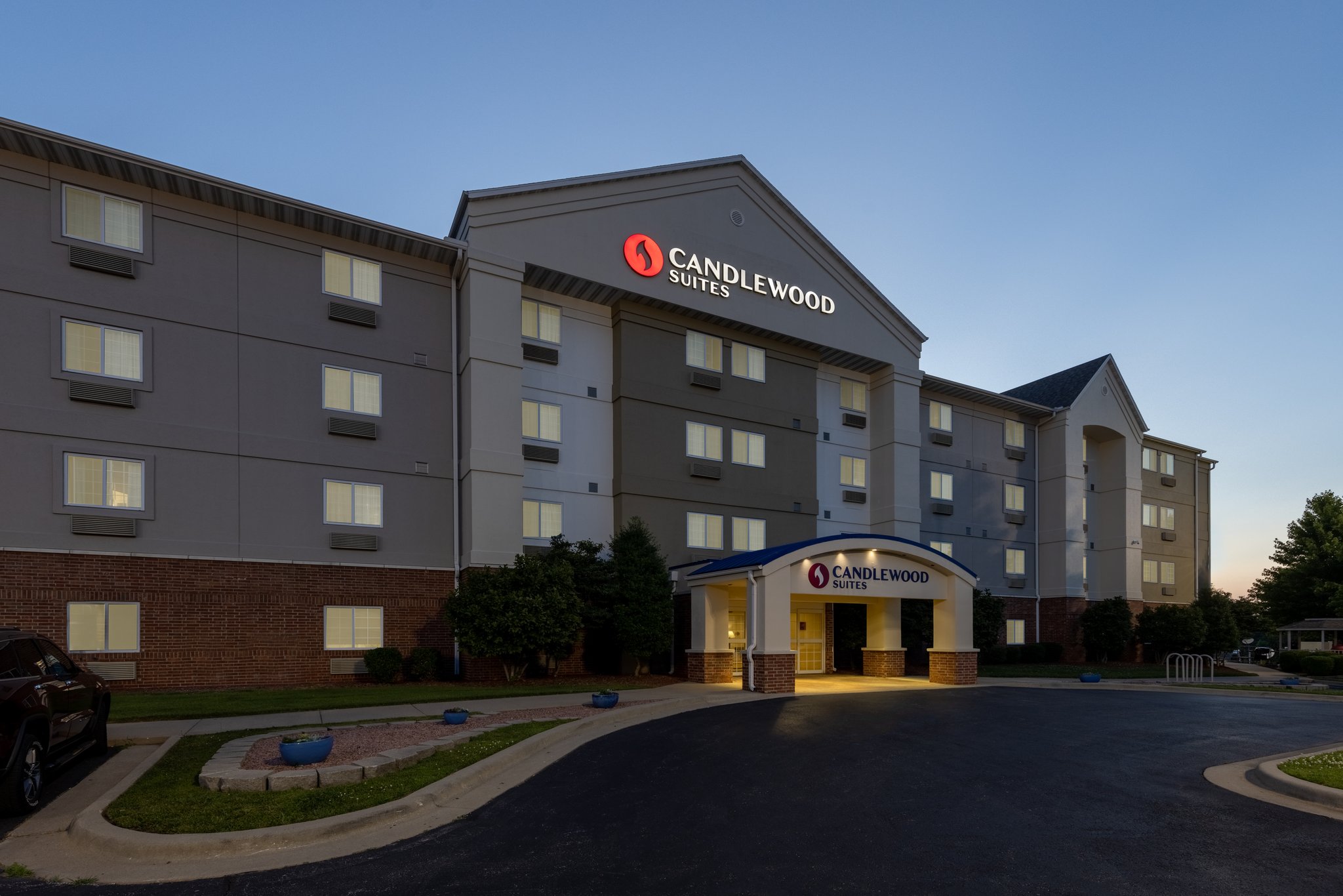 Candlewood Suites South