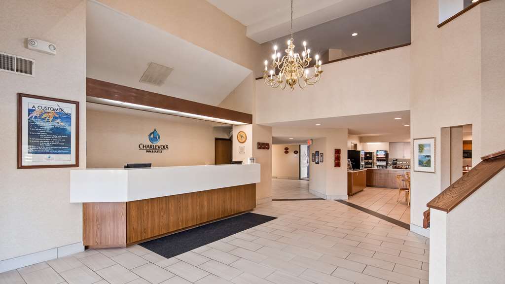 Charlevoix Inn & Suites Surestay Collection By Best Western