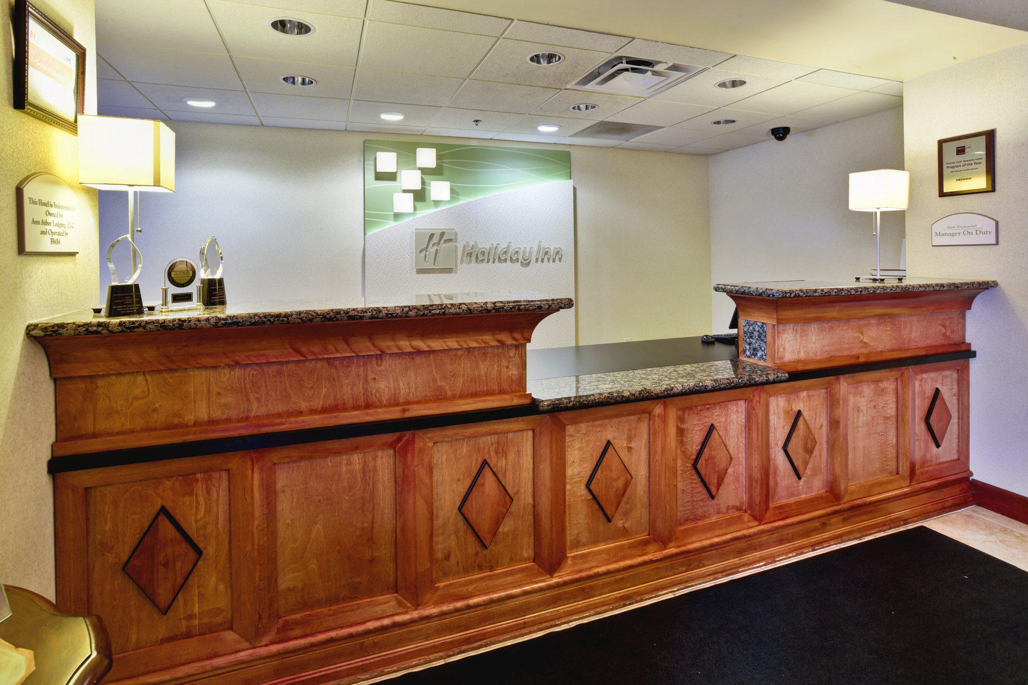 Holiday Inn Hotel Suites Ann Arbor Univ. Michigan Area