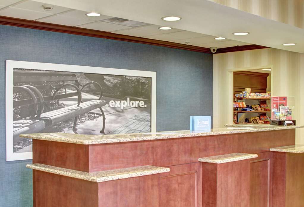 Hampton Inn And Suites Alexandria