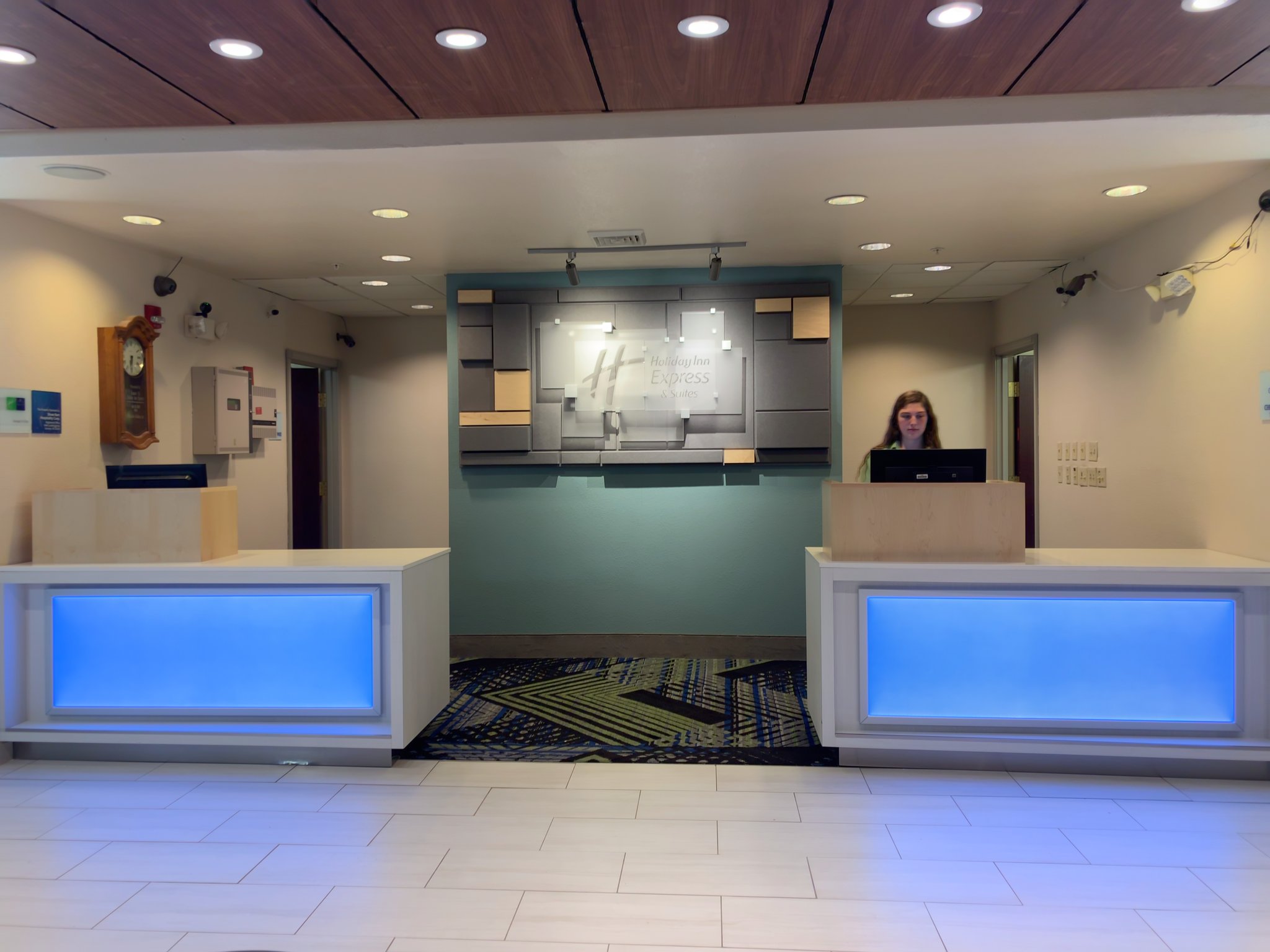 Holiday Inn Express Suites Exmore