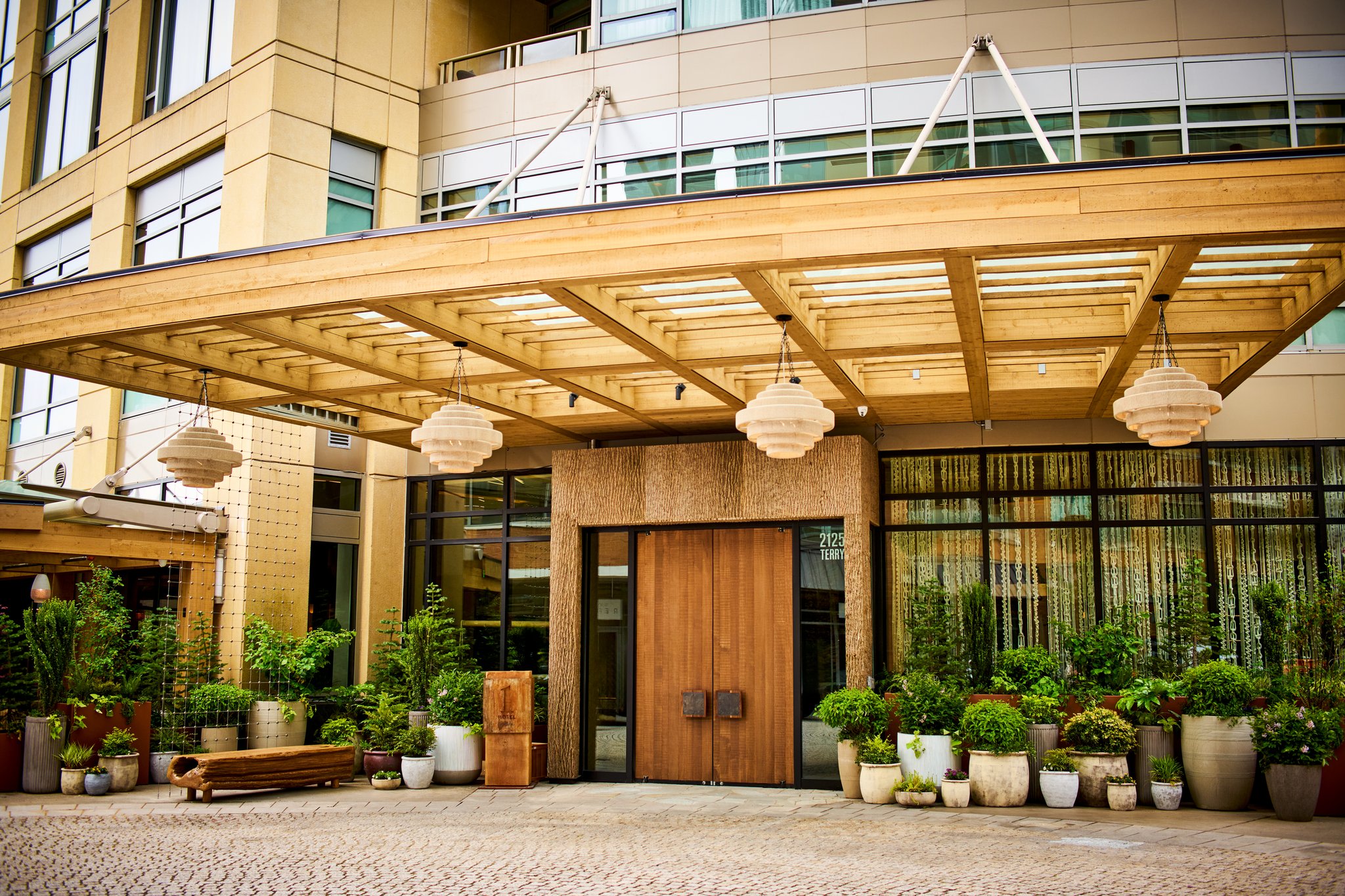1 Hotel