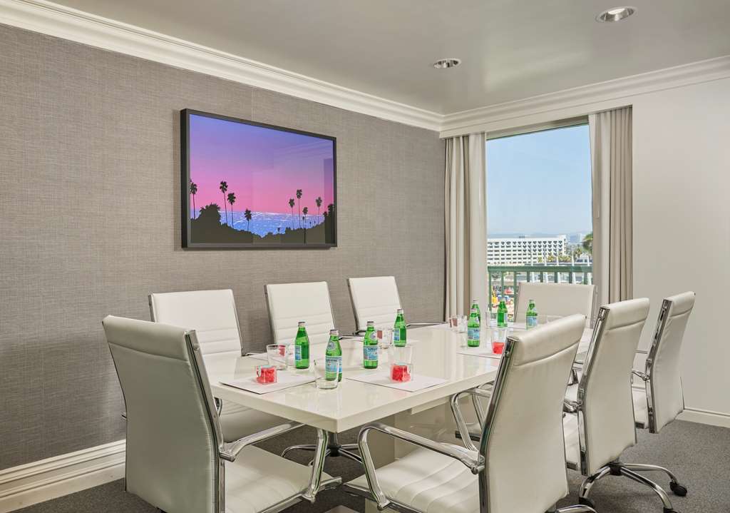Vantage Boardroom